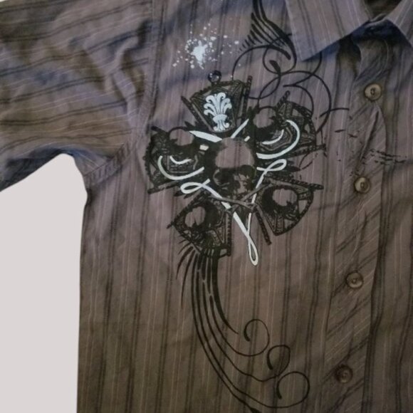 * XG Gray Striped with Tropical Short Sleeved Shirt Boys Size 7-8 Small - Picture 4 of 4